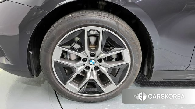 BMW 5 Series (G60) id 4360233 из Кореи 27