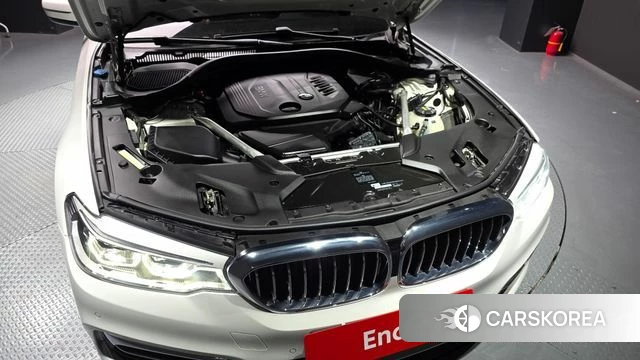 BMW 5 Series (G30) id 4531097 из Кореи 27