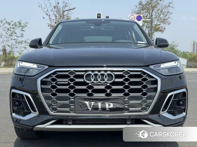 Audi Q5L 2021 Черный из Китая, фото 6
