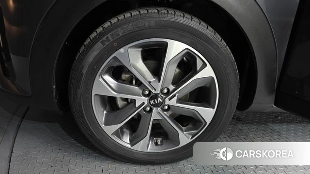 Kia Stonic id 3879420 из Кореи 15