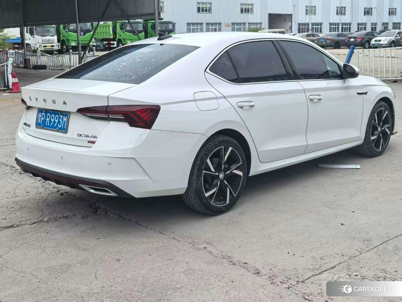 Skoda Octavia 2022 Белый из Китая, фото 5