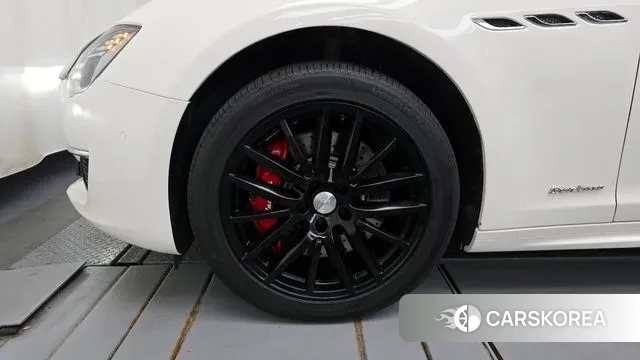 Maserati Ghibli id 2977121 из Кореи 15