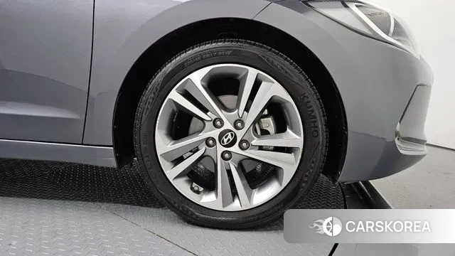 Hyundai Avante AD id 3423588 из Кореи 15