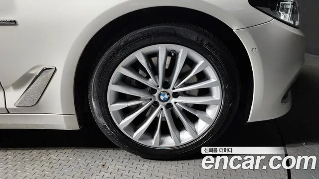 BMW 5 Series (G30) id 2951877 из Кореи 15