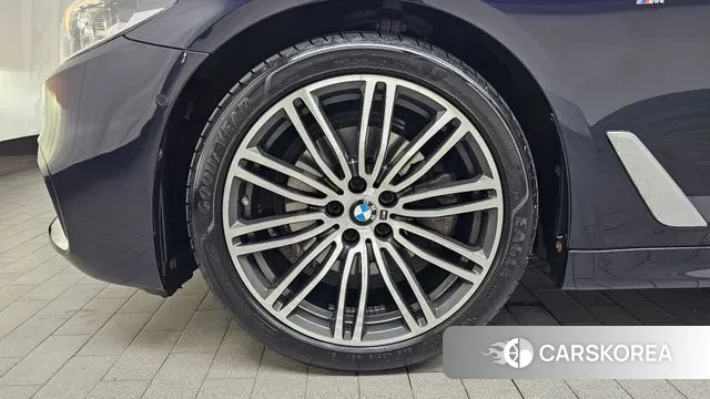 BMW 5 Series (G30) id 3017992 из Кореи 15