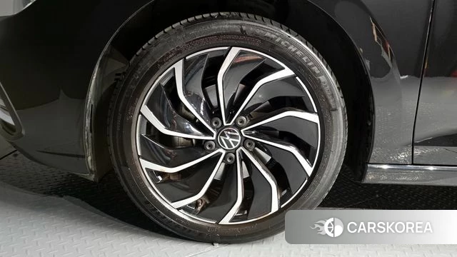 Volkswagen Golf 8th Generation id 4321869 из Кореи 32