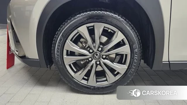 Lexus UX250h id 3053812 из Кореи 15