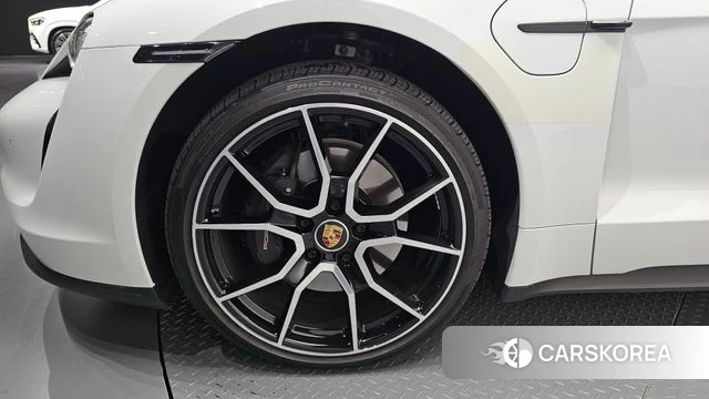 Porsche Taycan id 4422139 из Кореи 33