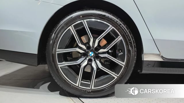 BMW 7 Series (G70) id 4904224 из Кореи 27