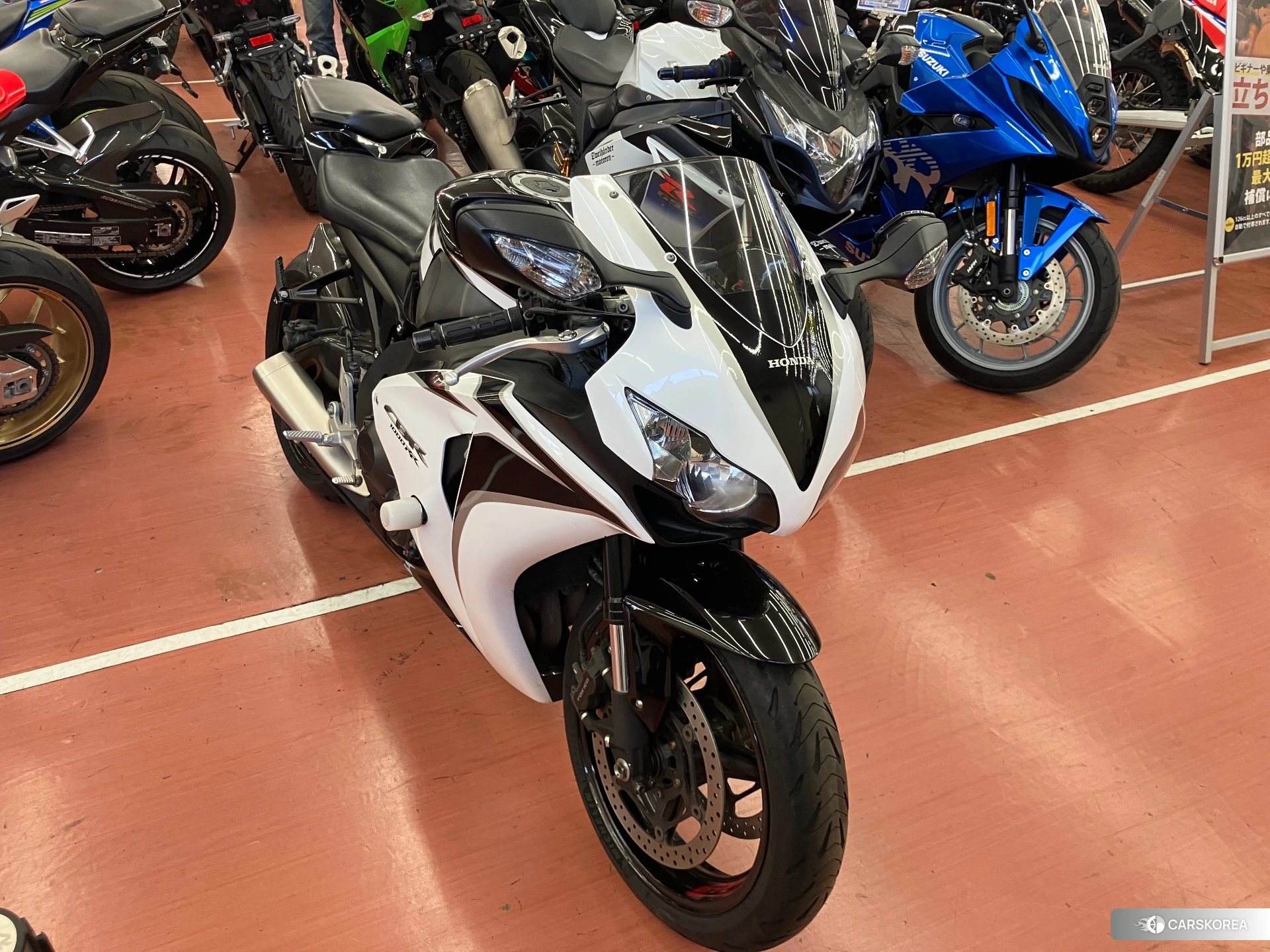 Проданный Honda CBR1000RR 2010 из Японии, фото 2