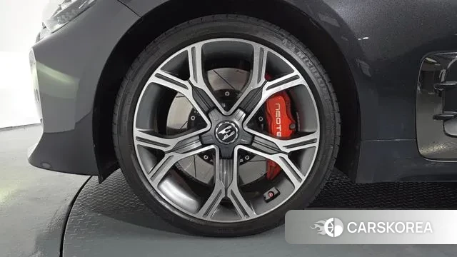 Kia Stinger id 3139939 из Кореи 15