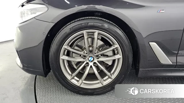 BMW 5 Series (G30) id 3789044 из Кореи 15