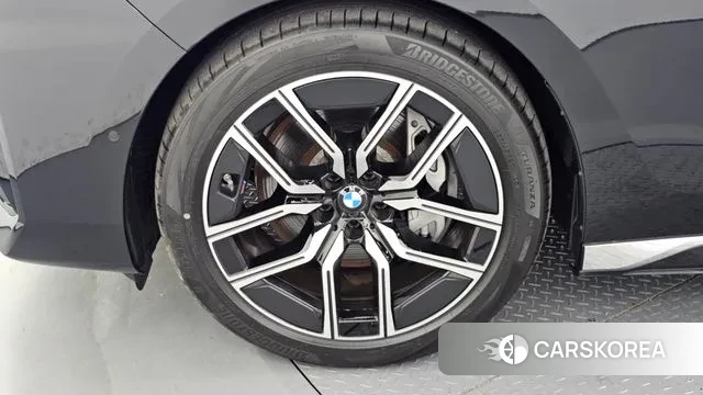 BMW 7 Series (G70) id 3332726 из Кореи 15