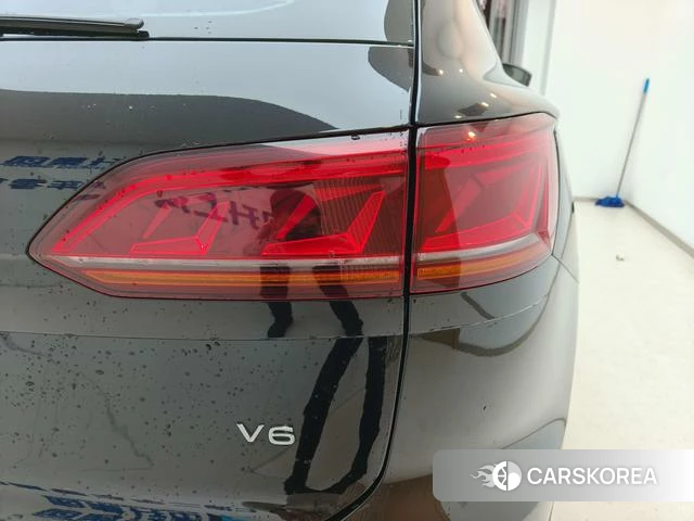 Volkswagen Touareg id 4240259 из Китая 15