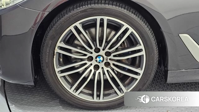 BMW 5 Series (G30) id 4677829 из Кореи 30