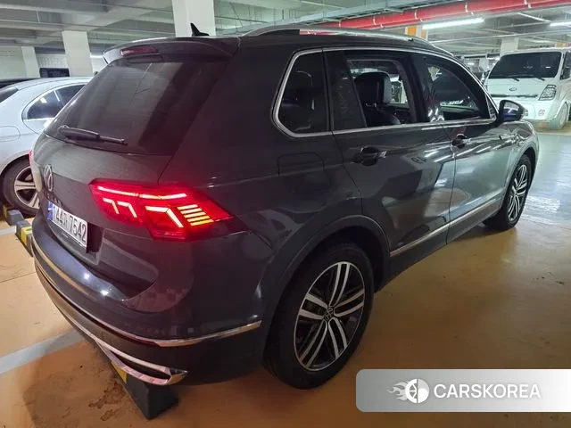 Volkswagen Tiguan second Generation 2021 Серый из Кореи, фото 6