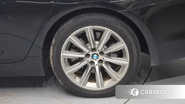 BMW 5 Series (G30) id 3188318 из Кореи 15