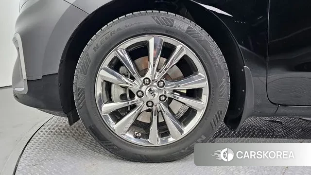 Kia The New Carnival id 2369136 из Кореи 15