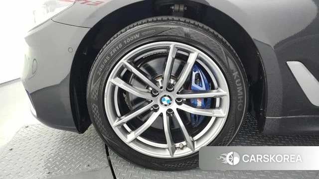 BMW 5 Series (G30) id 3937228 из Кореи 15