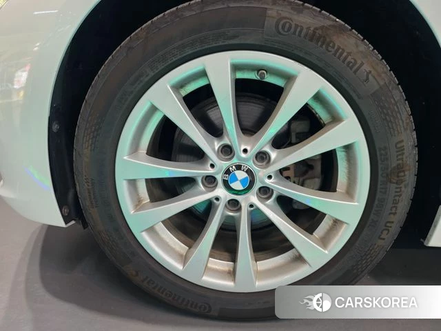 BMW 3 Series (F30) 2018 Белый из Кореи, фото 5