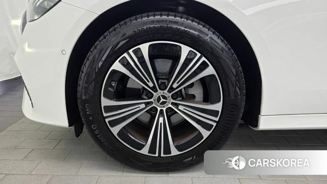 Mercedes-Benz E-Class W214 id 4644877 из Кореи 30