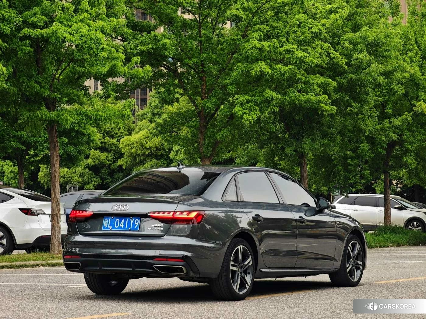 Audi A4L 2021 Темно-серый из Китая, фото 6