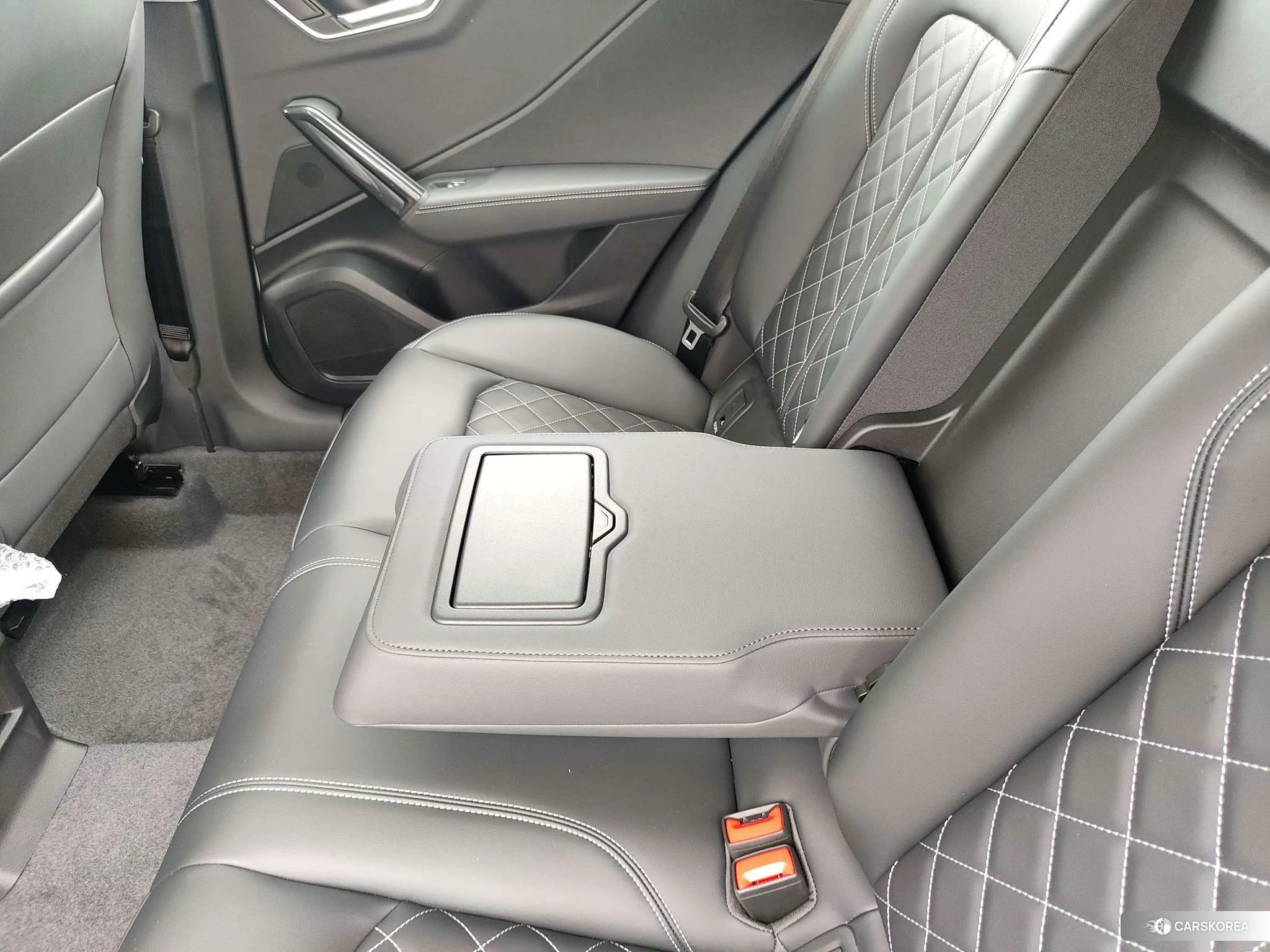 Audi Q2L id 4419361 из Китая 11