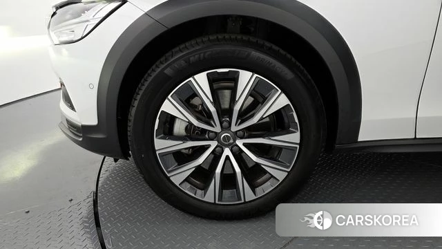 Volvo V90 Cross-Country id 3799011 из Кореи 15
