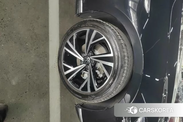 Volkswagen Magotan id 4290775 из Китая 12
