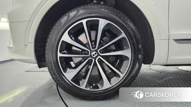 Bentley Bentayga id 4487977 из Кореи 31