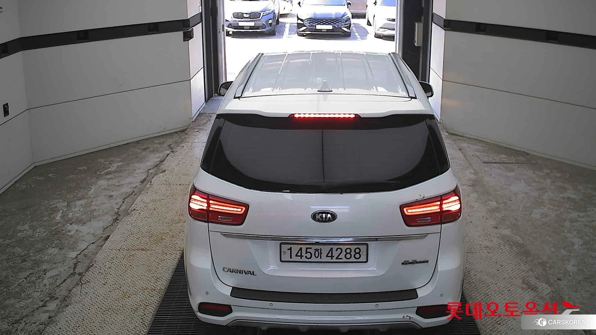Kia Carnival id 4679356 из Кореи 32