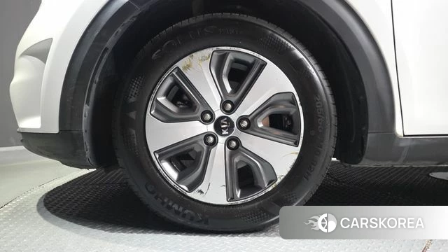 Kia Niro id 4931216 из Кореи 26