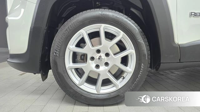 Jeep Renegade id 3878224 из Кореи 15