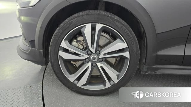 Volvo V60 Cross-Country 2nd Generation id 4383814 из Кореи 15