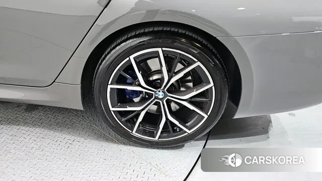 BMW 5 Series (G30) id 3378635 из Кореи 15