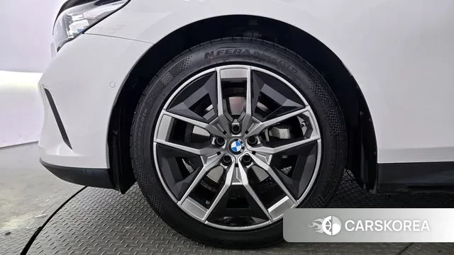 BMW 5 Series (G60) id 3472148 из Кореи 15