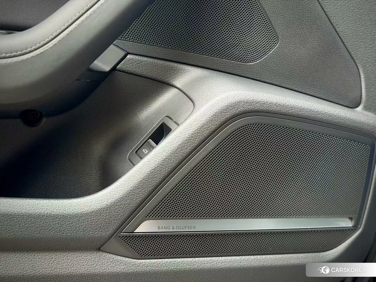 Audi A6L id 4452842 из Китая 10