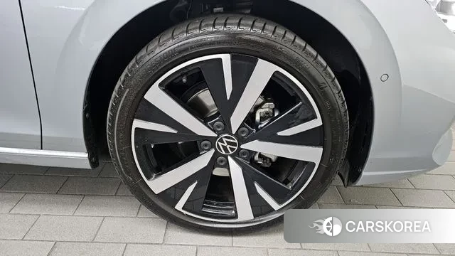 Volkswagen Golf 8th Generation id 3294089 из Кореи 15