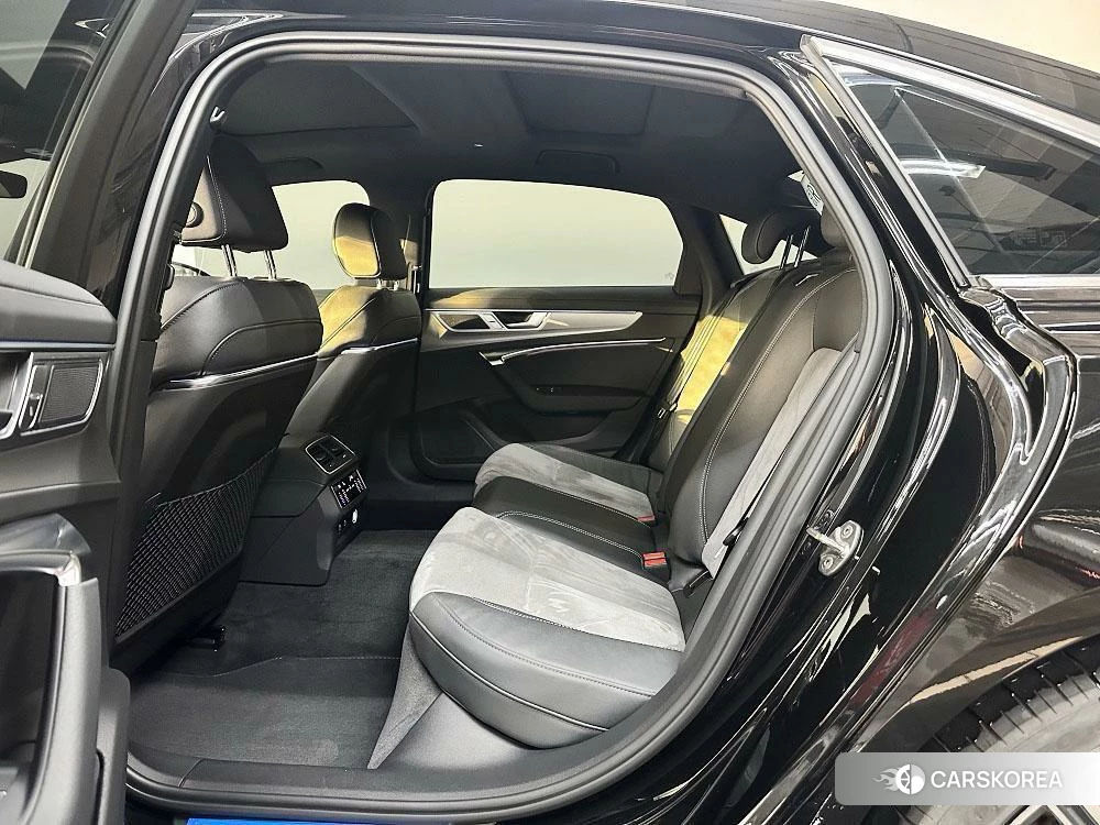 Audi A6L id 4454244 из Китая 9