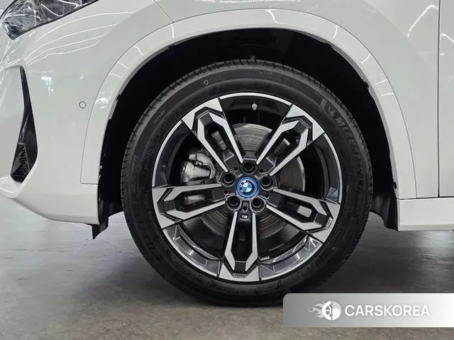 BMW iX1 (U11) id 3114772 из Кореи 14