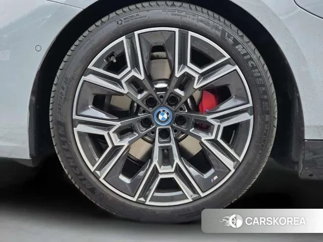 BMW 5 Series (G60) id 3769760 из Кореи 15