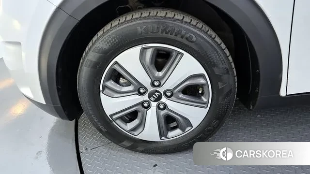 Kia Niro id 3380821 из Кореи 15