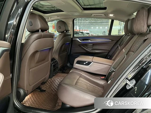 BMW 5 series PHEV id 4261479 из Китая 13