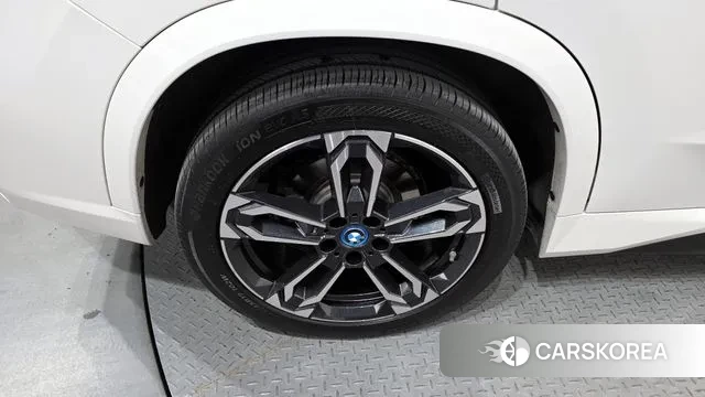 BMW iX1 (U11) id 3341659 из Кореи 15