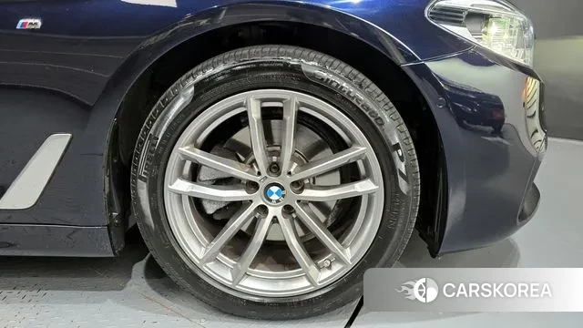 BMW 5 Series (G30) id 3297141 из Кореи 15