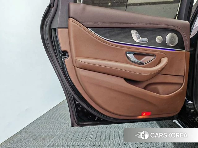 Mercedes-Benz E-class id 4300765 из Китая 16