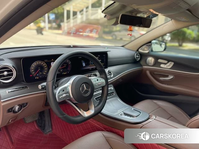 Mercedes-Benz E-class id 4220972 из Китая 16