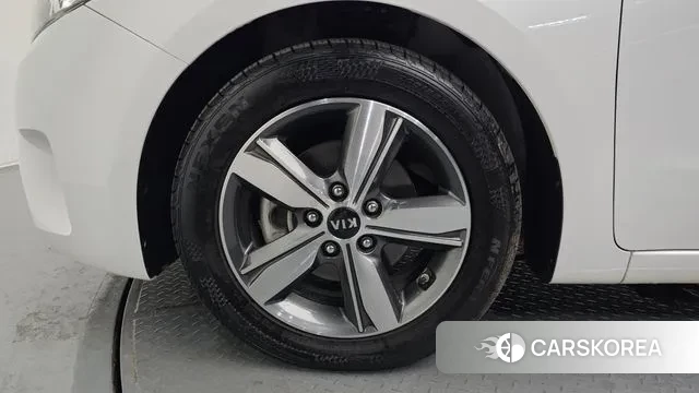 Kia The New K3 id 3779339 из Кореи 15