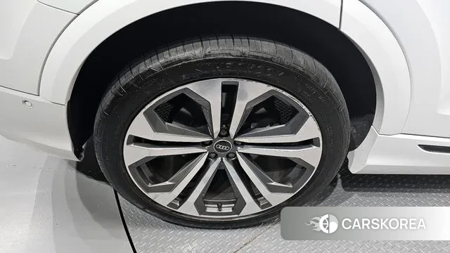 Audi Q8 (4M) id 3120851 из Кореи 15