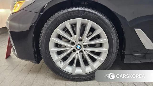 BMW 5 Series (G30) id 2998859 из Кореи 15